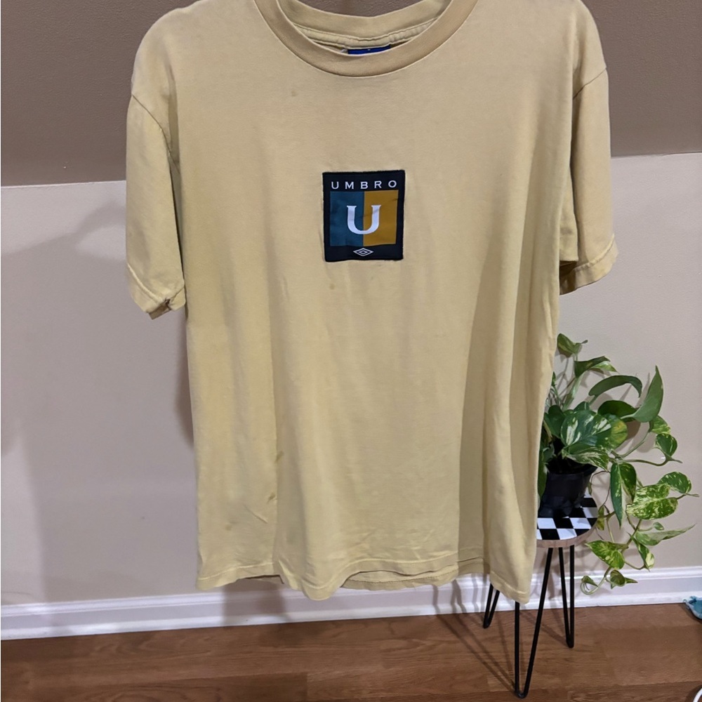 Vintage Umbro Men's pale yellow T-Shirt size medium 100% cotton - Picture 2 of 6